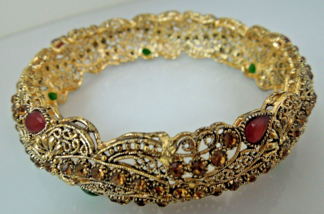 s956 Antique Czech Gold Tone Green Crystal Leaf Filigree Bracelet