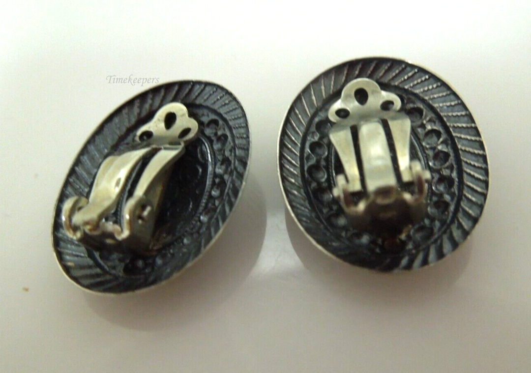 s734 Vintage Lovely pair of Sterling Silver Oval Clip on Earrings