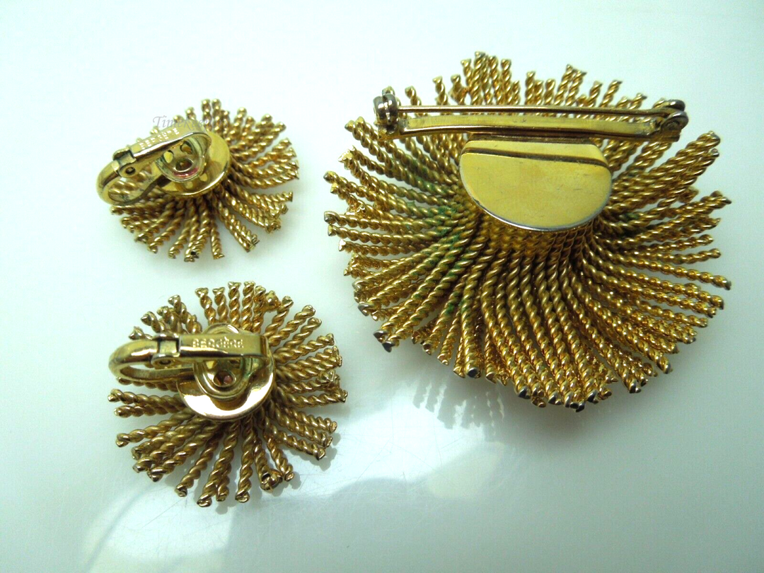 s736 Vintage Bergere Gold Tone Starburst Brooch Pin & Earrings Set