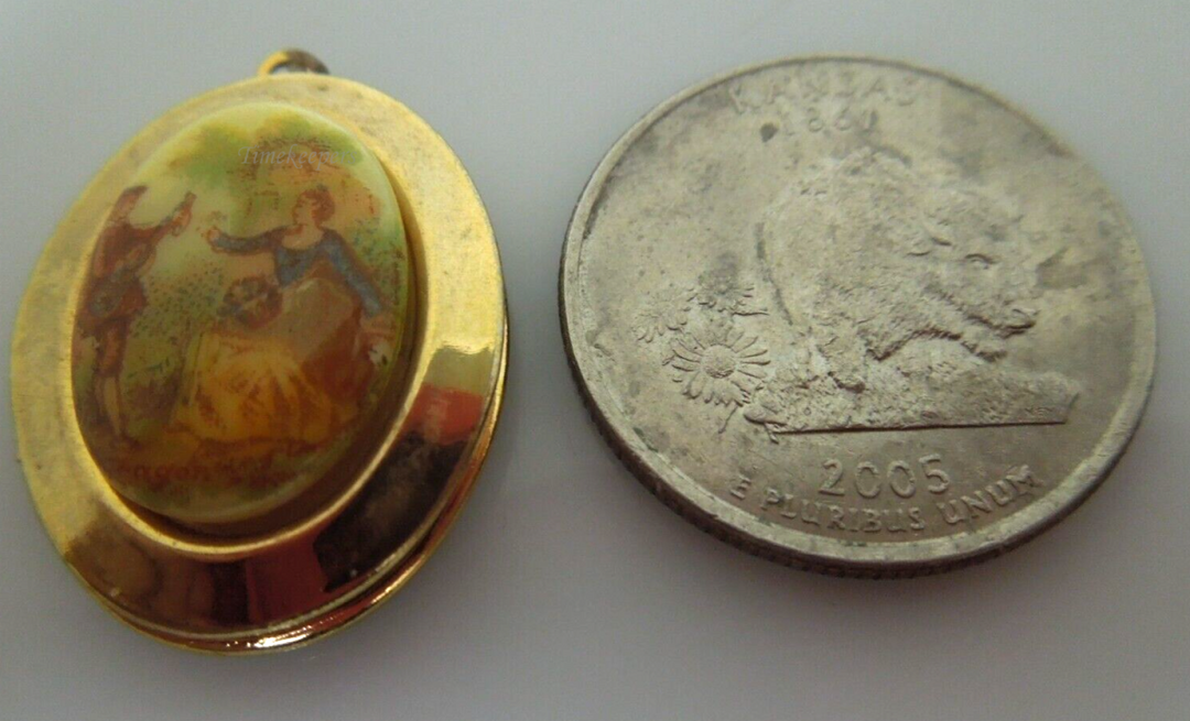 s269 Antique Art Nouveau Yellow Gold Photo Locket Pendant