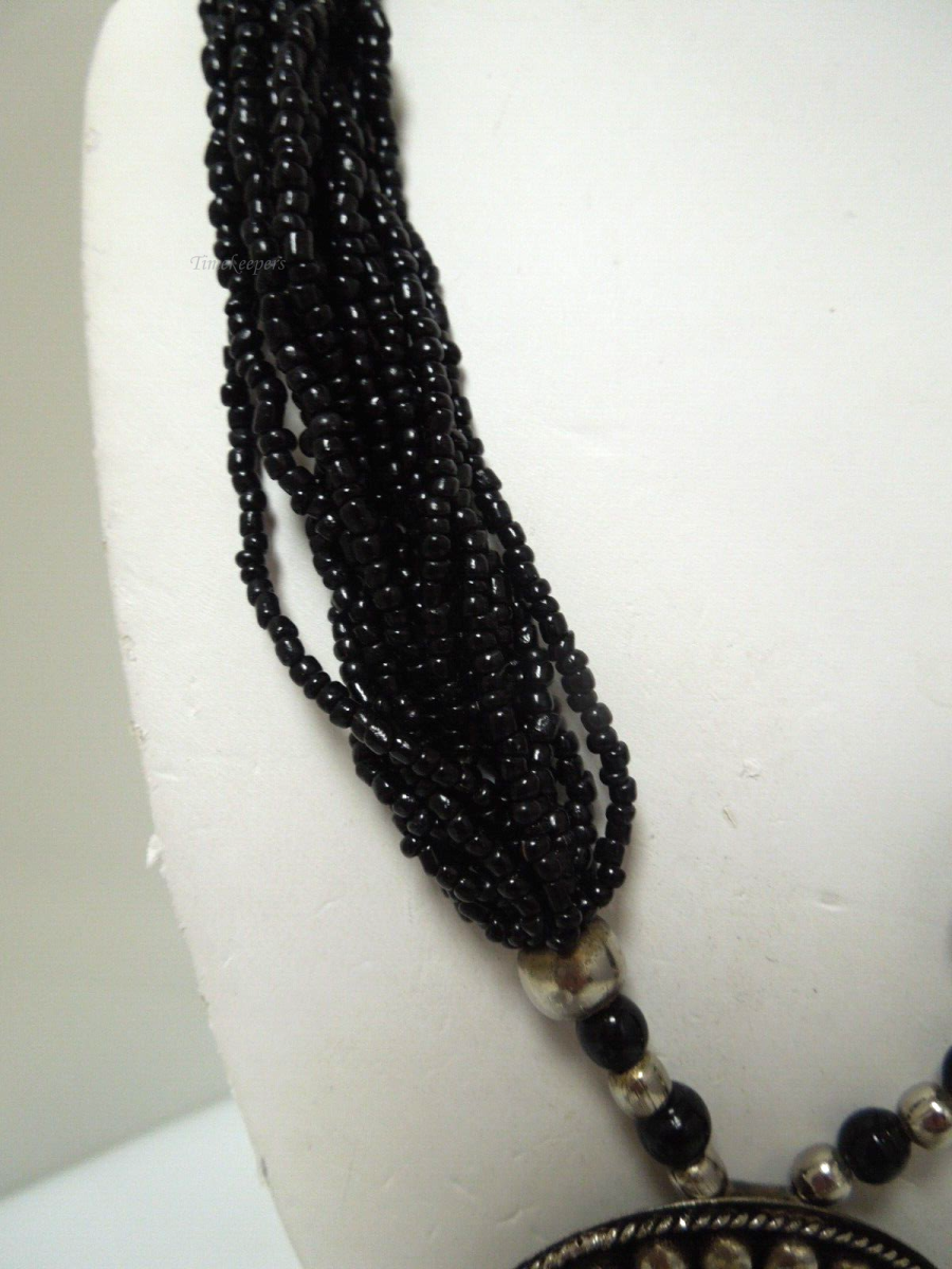 t065 Vintage Black Seed Bead Waterfall Round Pendant Necklace Multi Strand Boho Silver Tone Clasp 20"