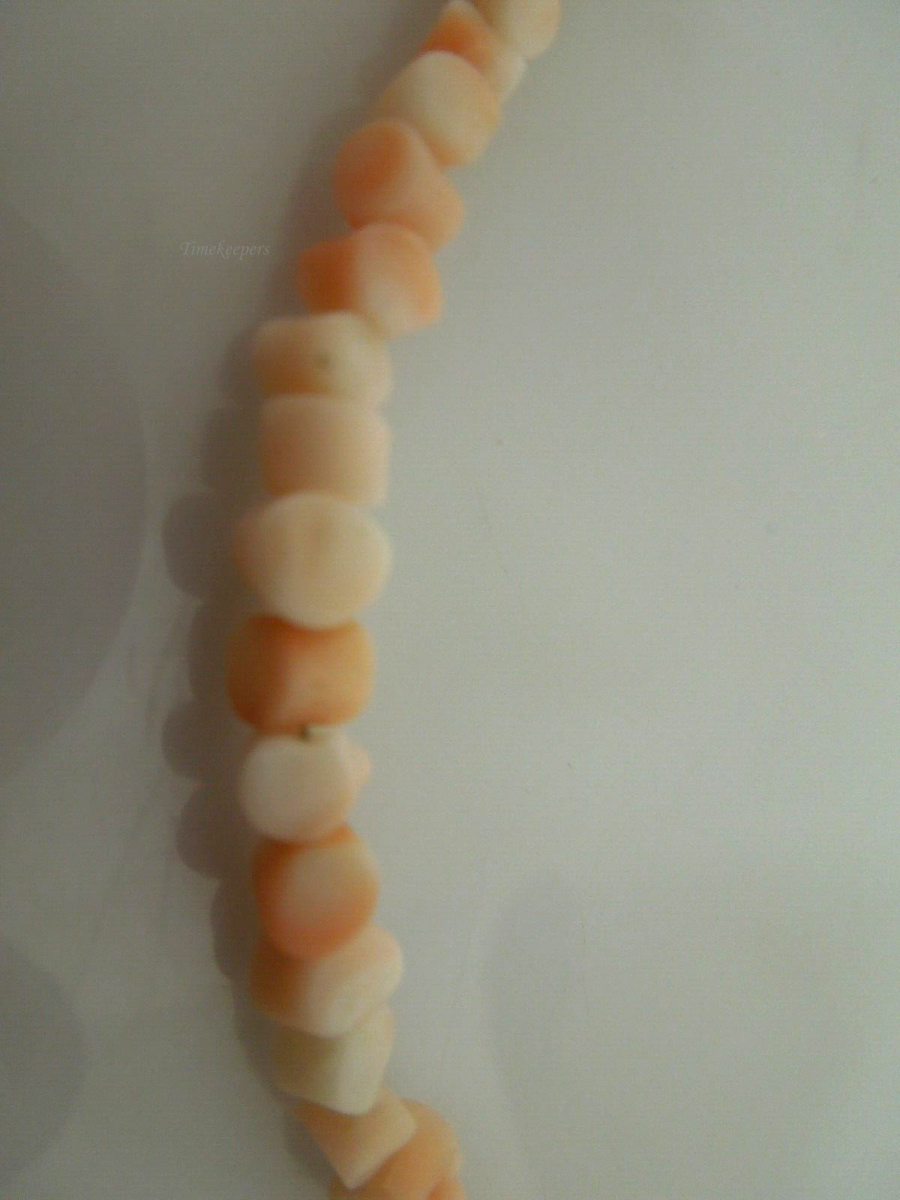 s096 Vintage Salmon Pink Beaded Shell Choker Necklace 16"