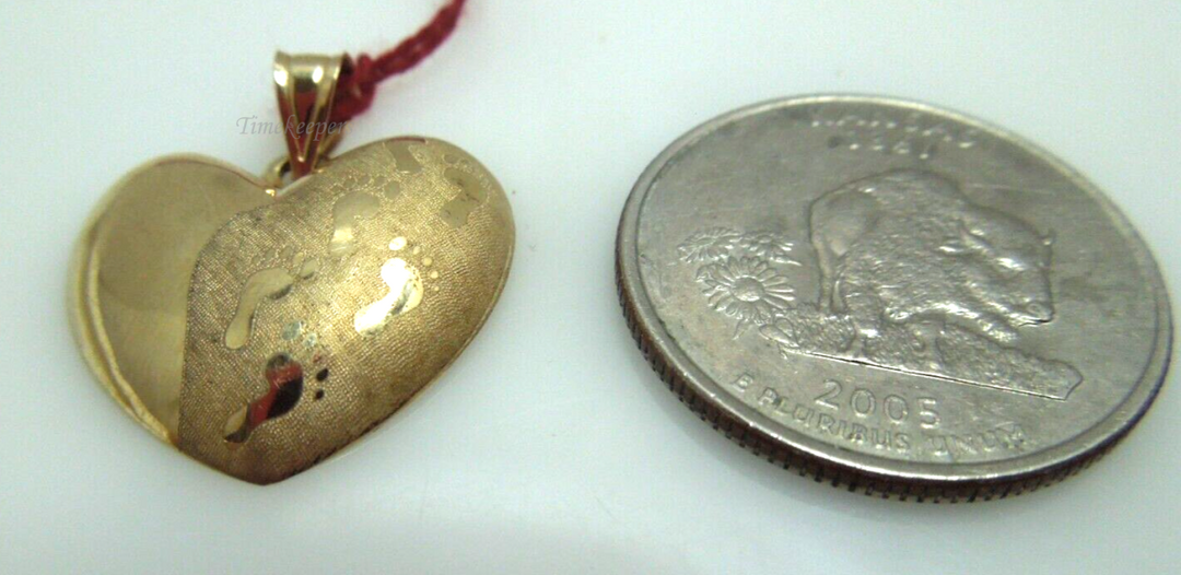 s677 14kt Yellow Gold Heart Footprints Pendant Signed 1.7g