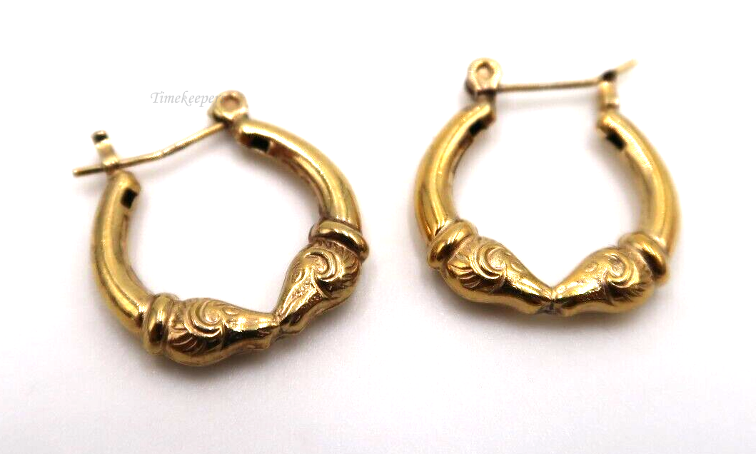 t220 Pretty Pair of Sterling Silver Gold tone Hoop Earrings