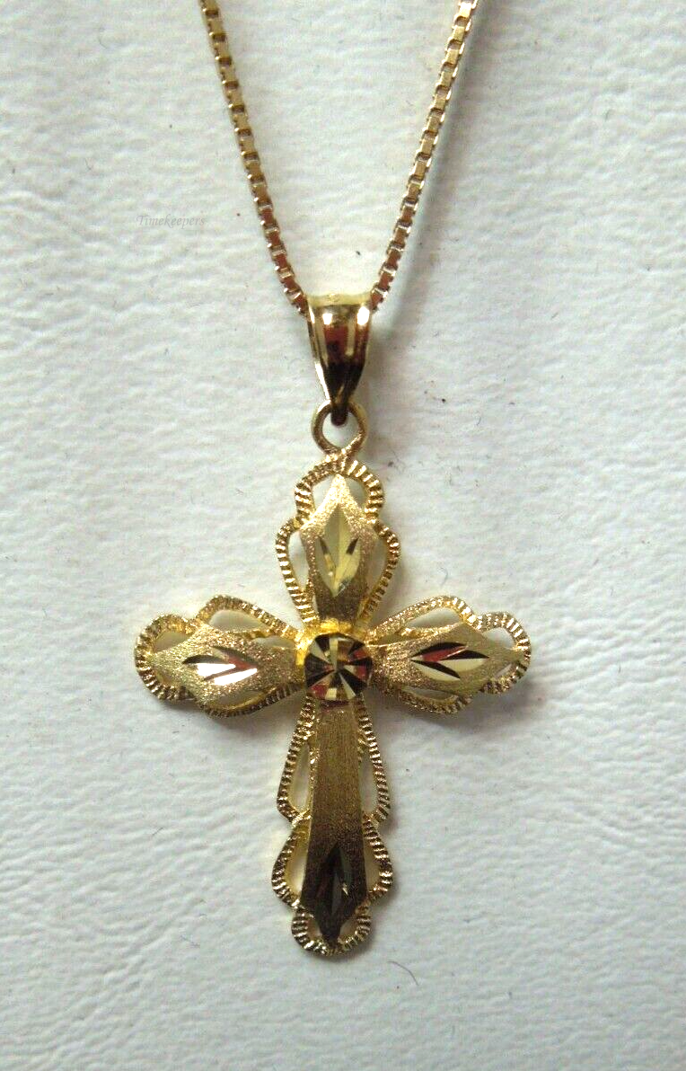 s786 14kt Yellow Gold 22" Box Chain with  14kt Beverly Hills Cross Pendant Signed 