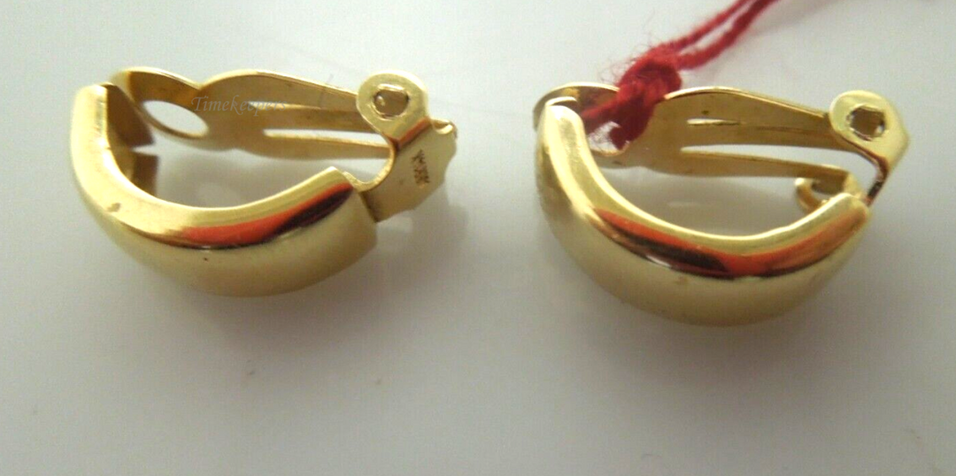 s186 Pretty Pair of 1/2 Hoop Clip On Earrings in 14kt Solid Yellow Gold Signed 2.8g