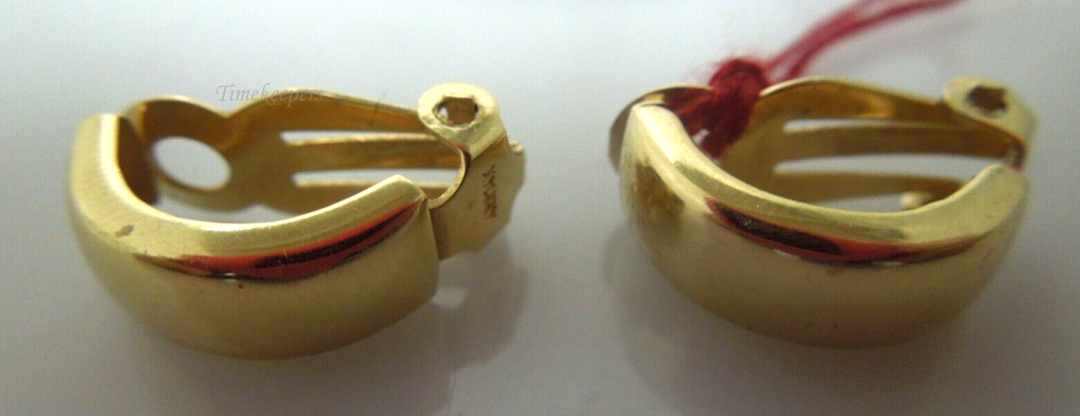 s186 Pretty Pair of 1/2 Hoop Clip On Earrings in 14kt Solid Yellow Gold Signed 2.8g