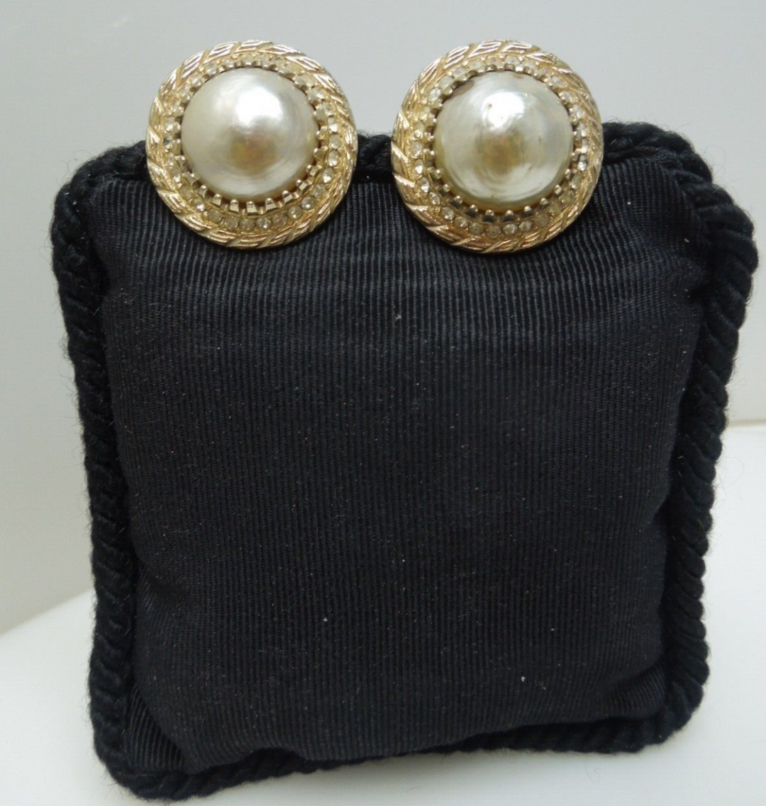 s640 AUTHENTIC SIGNED BERGERE PEARL GOLD TONE ROUND CLIP EARRINGS 