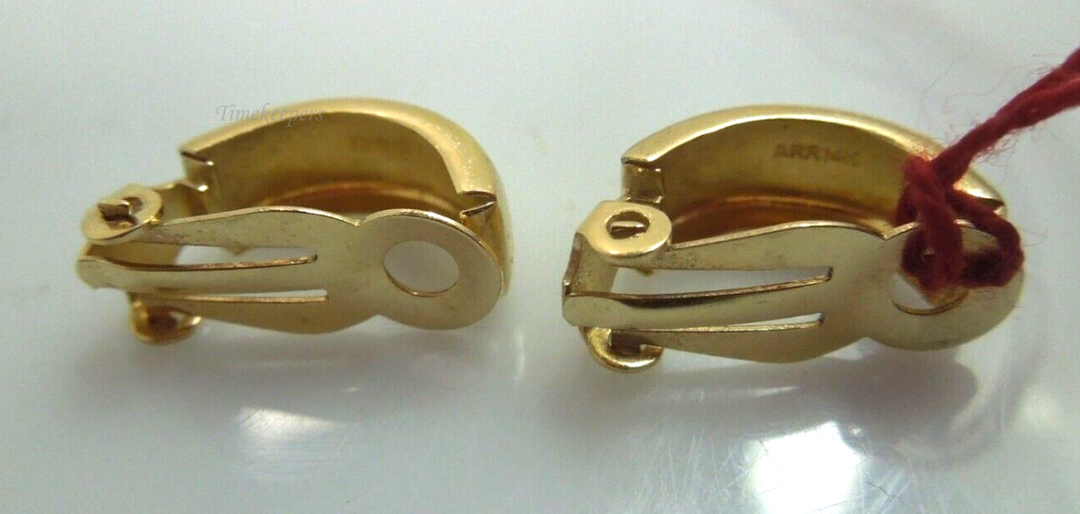 s186 Pretty Pair of 1/2 Hoop Clip On Earrings in 14kt Solid Yellow Gold Signed 2.8g