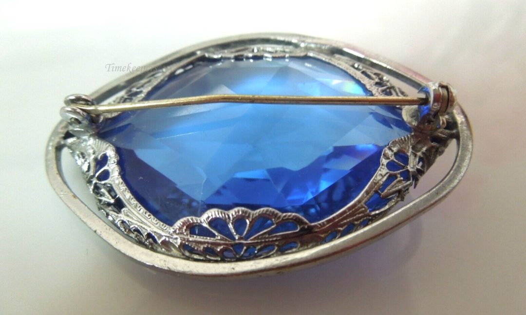 t121 Vintage Silver Tone Filigree Blue Glass Bezeled Stone Brooch Pin  