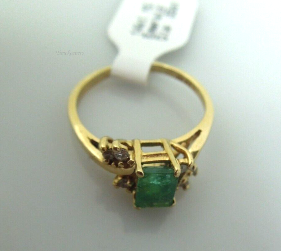 s858 14kt Yellow Gold Emerald Diamond .03 cts Ring Size 5 1/2(US) Signed