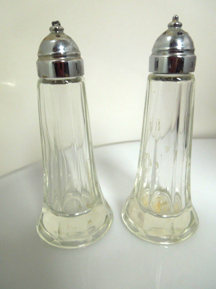 s239 Set of 2 Glass/ tall salt and pepper shakers/ salt and pepper shakers