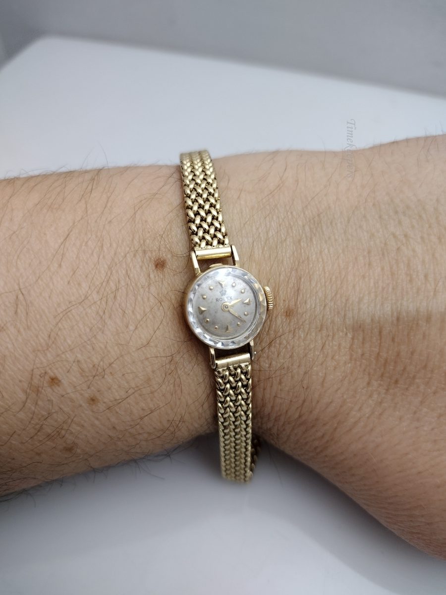k599 Dainty Ladies Vintage 14kt Yellow Gold 1960s Rolex Mechanical Wristwatch